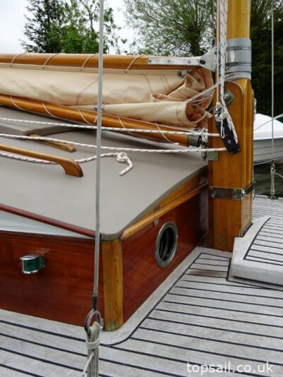1986 Farrington 25 River Cruiser