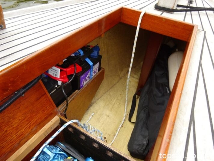 1986 Farrington 25 River Cruiser