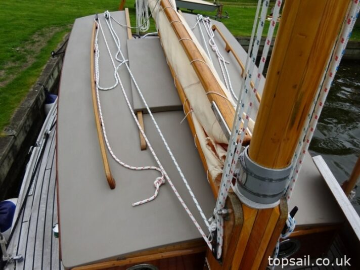 1986 Farrington 25 River Cruiser