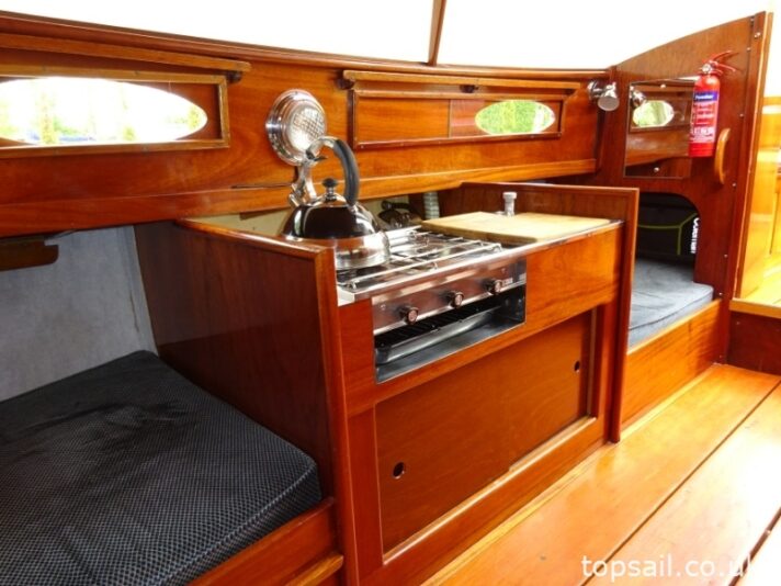 1986 Farrington 25 River Cruiser