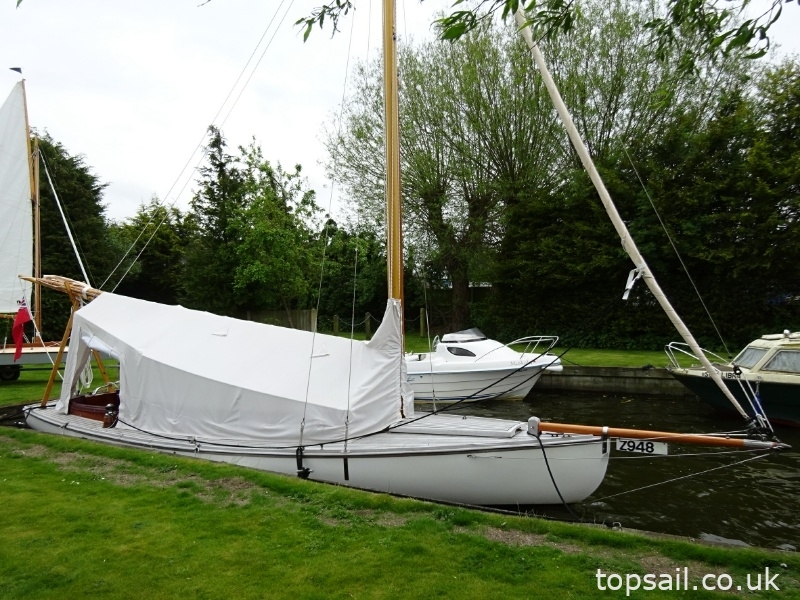 1986 Farrington 25 River Cruiser