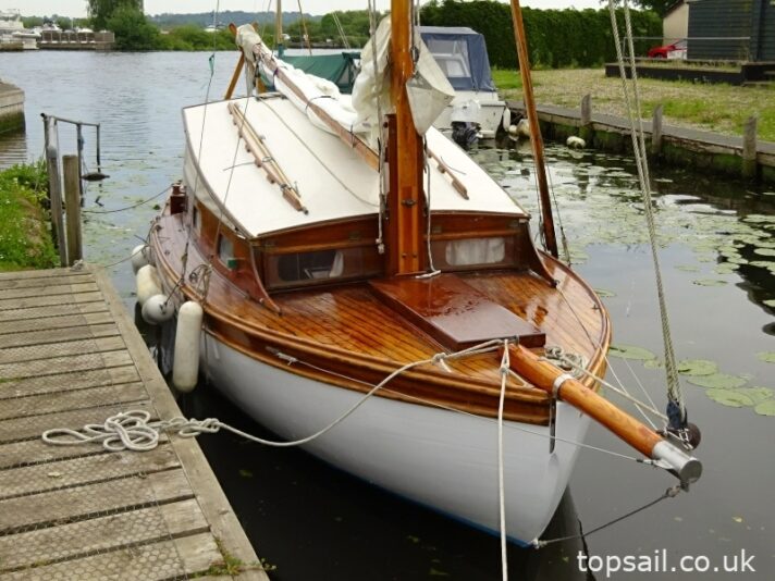1946 Woods Gay Lady Class River Cruiser