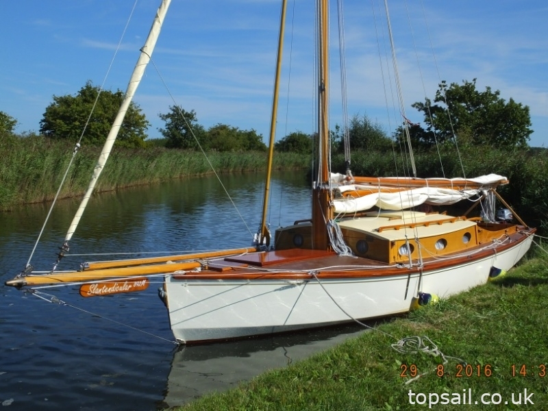 2004 Unique River Cruiser Class Sailing Cruiser