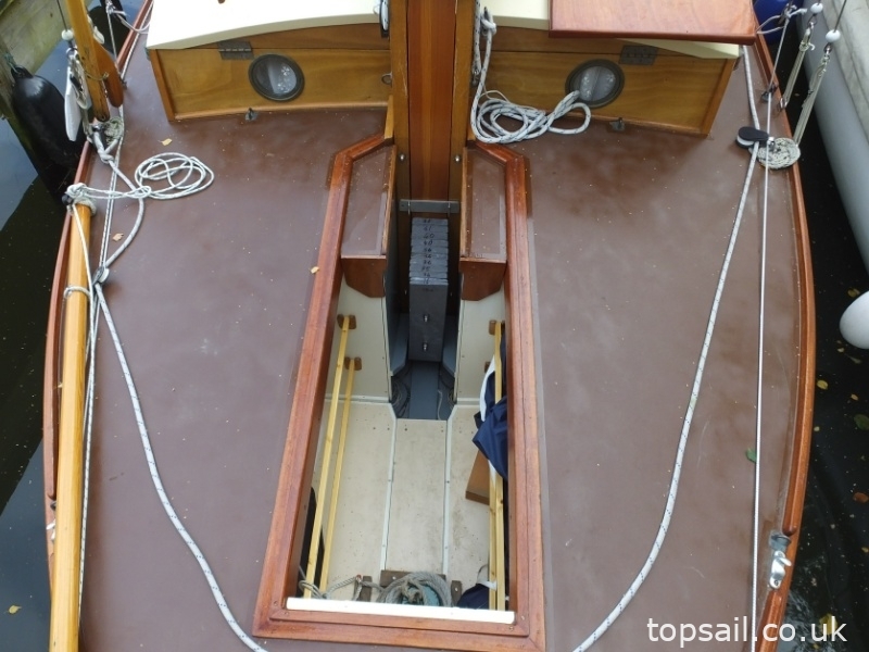 2004 Unique River Cruiser Class Sailing Cruiser