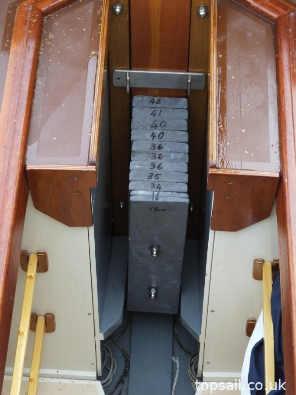 2004 Unique River Cruiser Class Sailing Cruiser