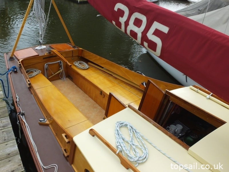 2004 Unique River Cruiser Class Sailing Cruiser