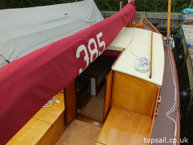 2004 Unique River Cruiser Class Sailing Cruiser