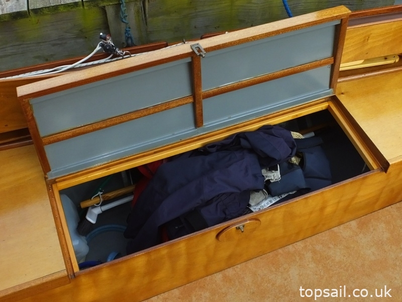 2004 Unique River Cruiser Class Sailing Cruiser