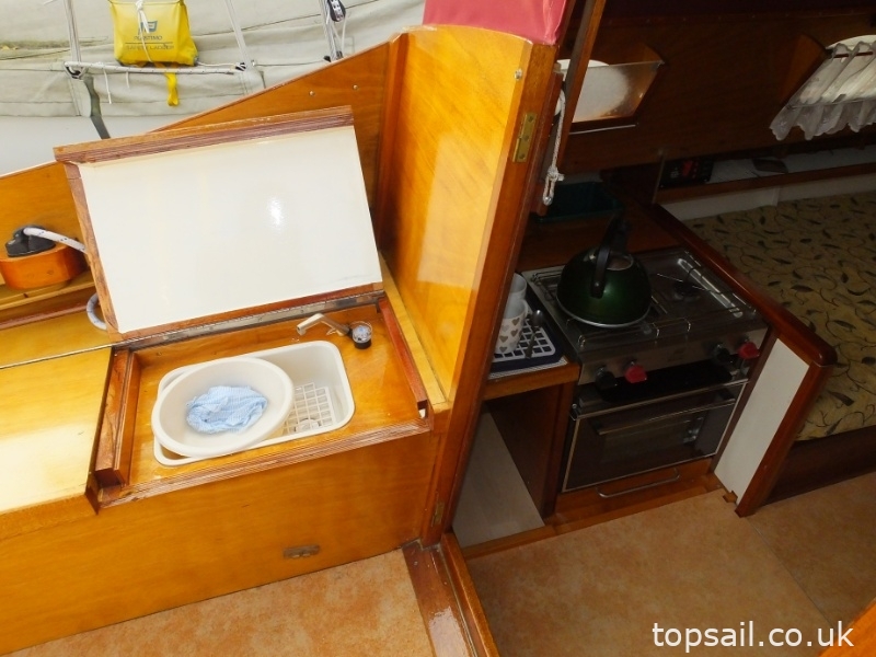 2004 Unique River Cruiser Class Sailing Cruiser