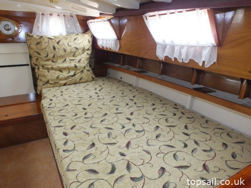 2004 Unique River Cruiser Class Sailing Cruiser