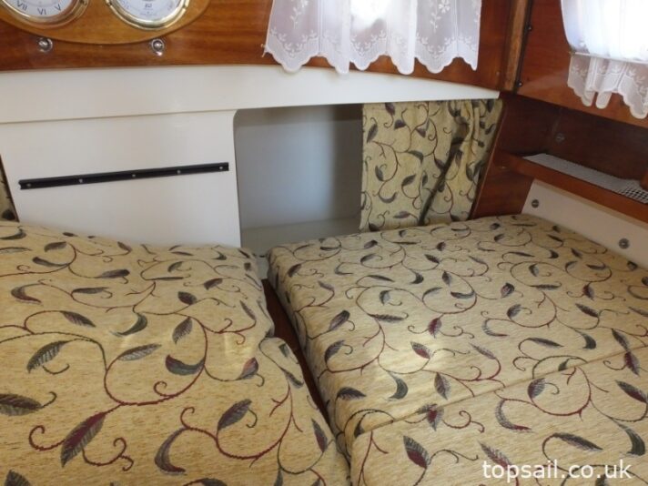 2004 Unique River Cruiser Class Sailing Cruiser
