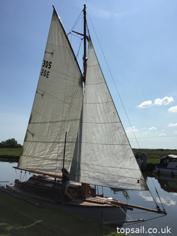 1932 Golden Dawn Class River Cruiser