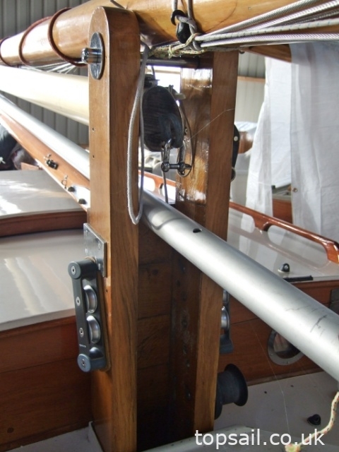 1986 Easticks 28 River Cruiser