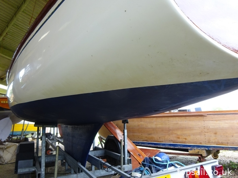 1990 GRP Lug Sail Half Decker & Trailer