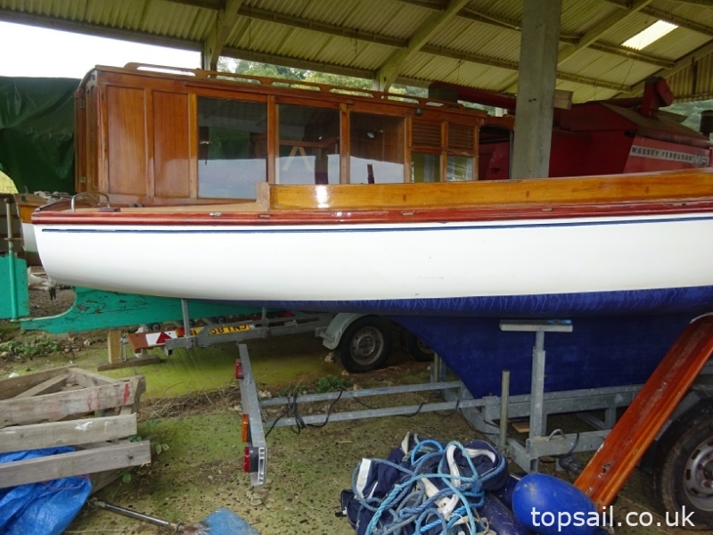 1990 GRP Lug Sail Half Decker & Trailer