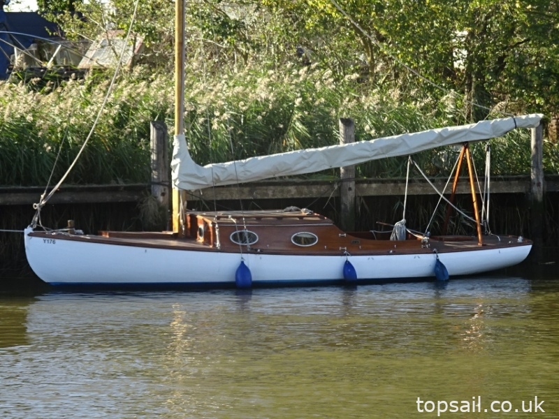 1938 Ernest Woods River Cruiser Class (Trailer Available)