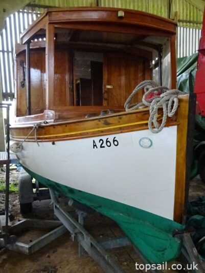 1900 Classic Edwardian Cabin Launch & Trailer