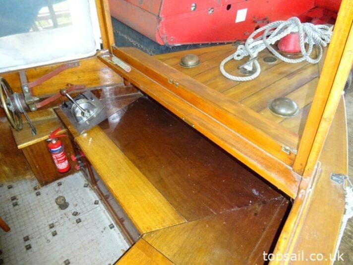 1900 Classic Edwardian Cabin Launch & Trailer