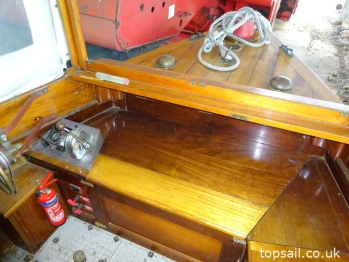 1900 Classic Edwardian Cabin Launch & Trailer