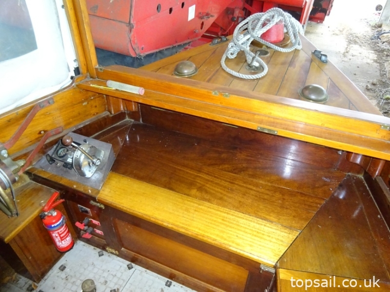 1900 Classic Edwardian Cabin Launch & Trailer