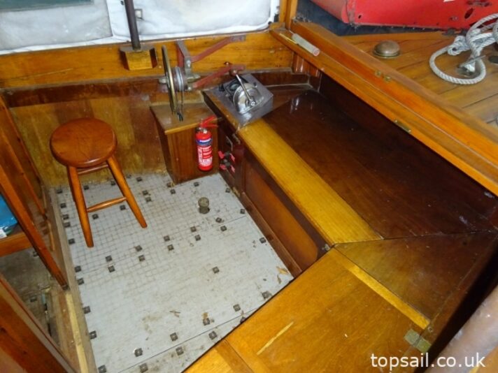 1900 Classic Edwardian Cabin Launch & Trailer