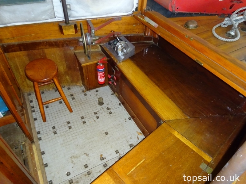 1900 Classic Edwardian Cabin Launch & Trailer