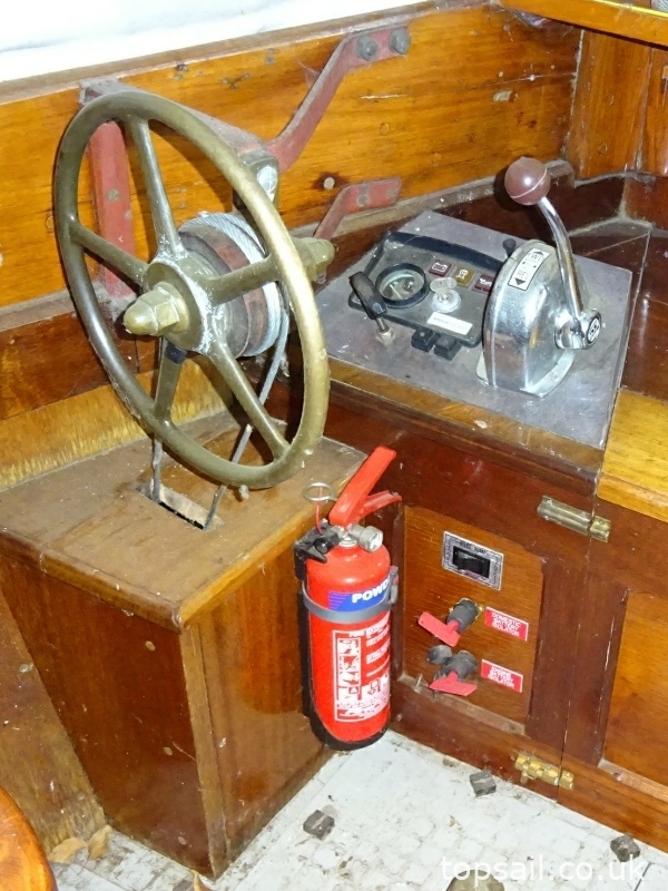 1900 Classic Edwardian Cabin Launch & Trailer