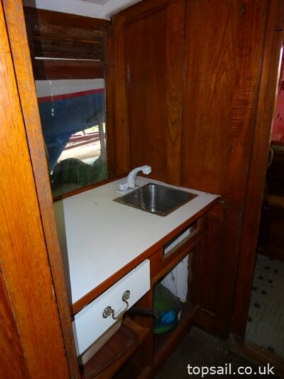 1900 Classic Edwardian Cabin Launch & Trailer
