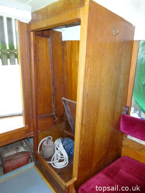 1900 Classic Edwardian Cabin Launch & Trailer
