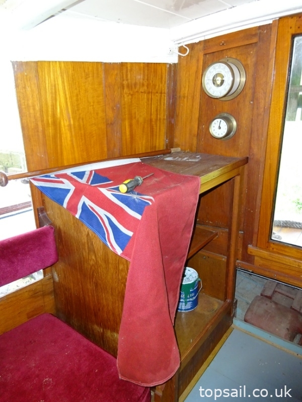 1900 Classic Edwardian Cabin Launch & Trailer