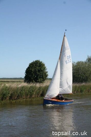 1972 Yachting World Dayboat (YWDB) & Trailer