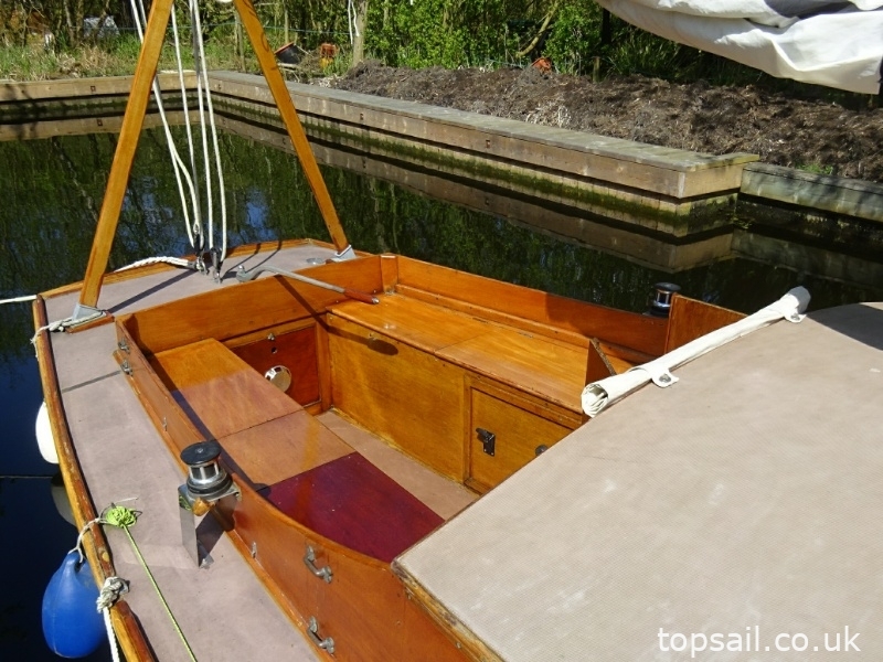 1980 Farrington 25 RCC (Trailer Available)