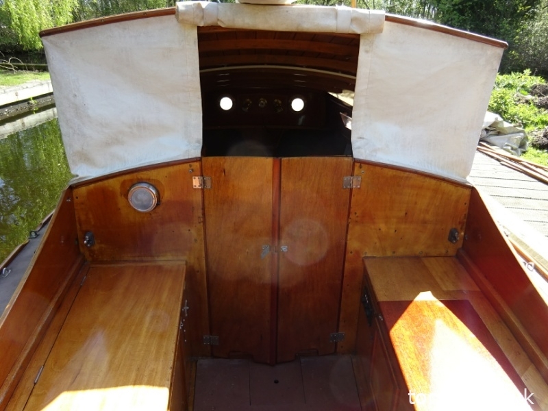 1980 Farrington 25 RCC (Trailer Available)