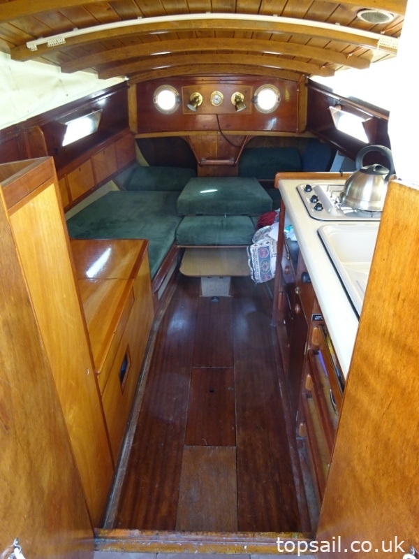 1980 Farrington 25 RCC (Trailer Available)