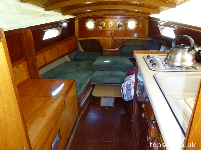 1980 Farrington 25 RCC (Trailer Available)