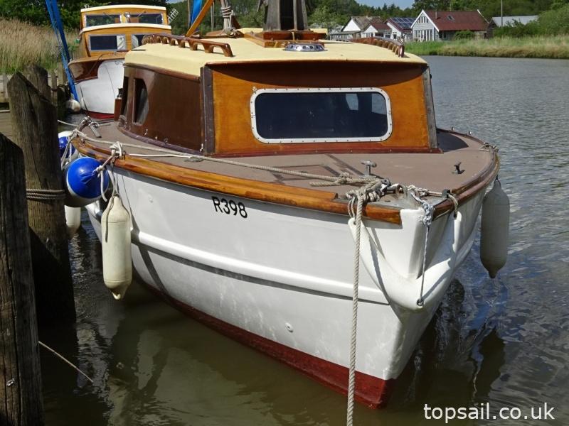 1963 Herbert Woods Sailing Cruiser