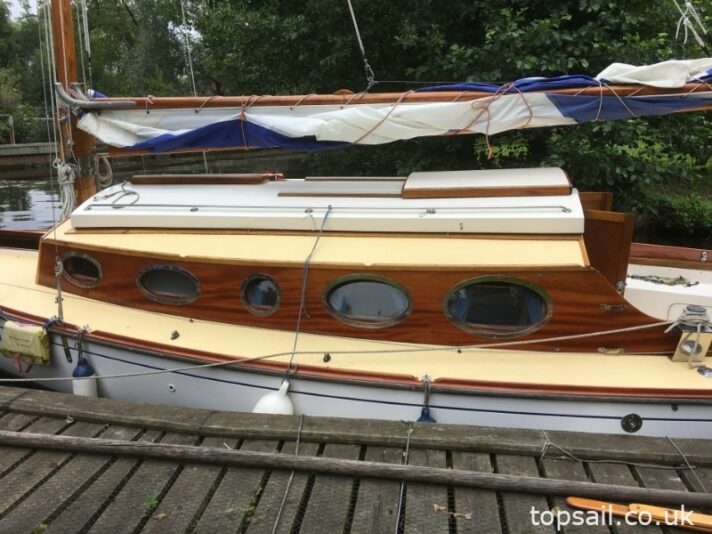 1997 Herbert Woods Elanco 28 River Cruiser (GRP Hull)