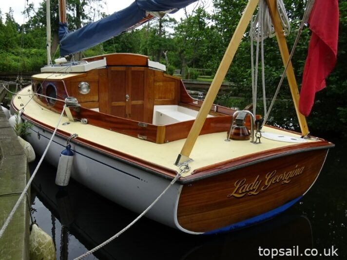 1997 Herbert Woods Elanco 28 River Cruiser (GRP Hull)