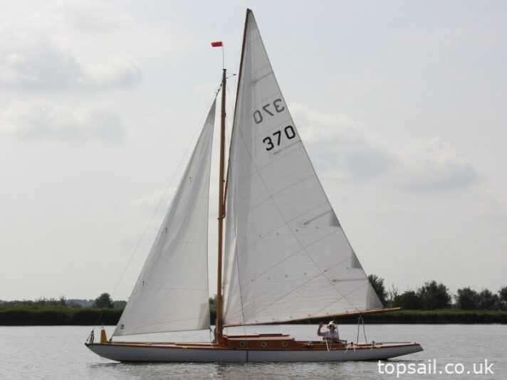 2003 River Cruiser Class Yacht (Trailer Available)