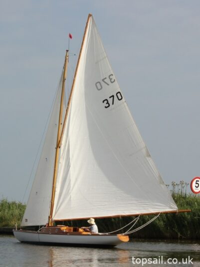 2003 River Cruiser Class Yacht (Trailer Available)