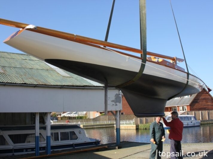 2003 River Cruiser Class Yacht (Trailer Available)