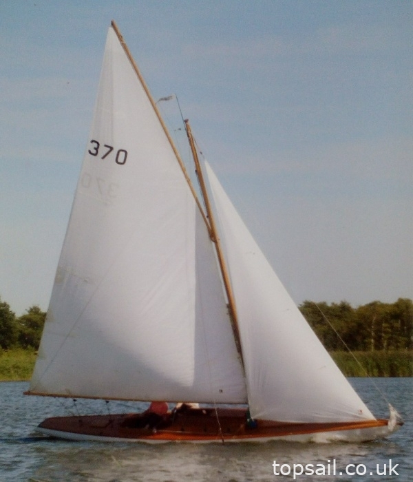 2003 River Cruiser Class Yacht (Trailer Available)