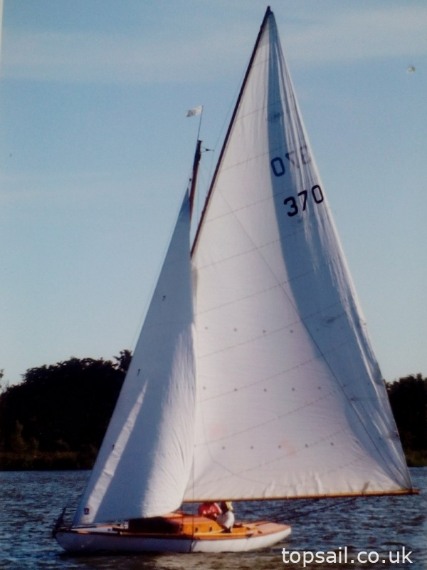 2003 River Cruiser Class Yacht (Trailer Available)