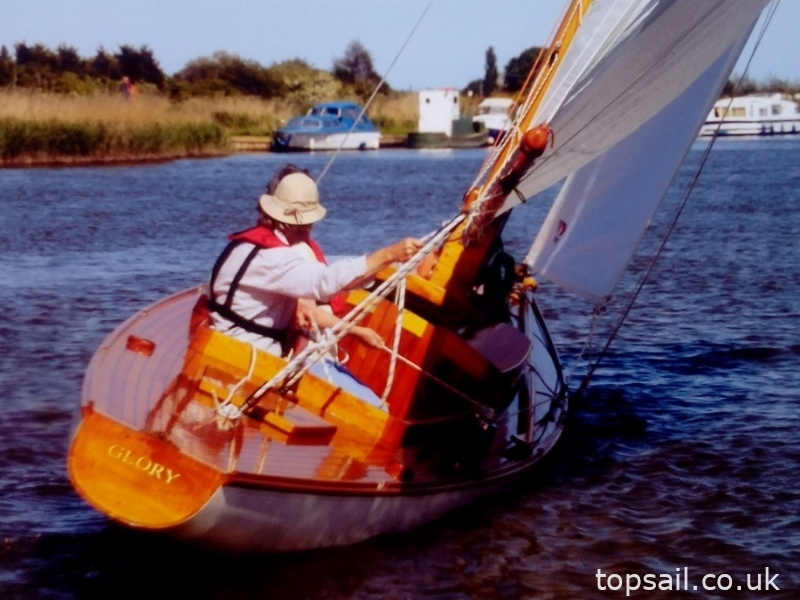 2003 River Cruiser Class Yacht (Trailer Available)