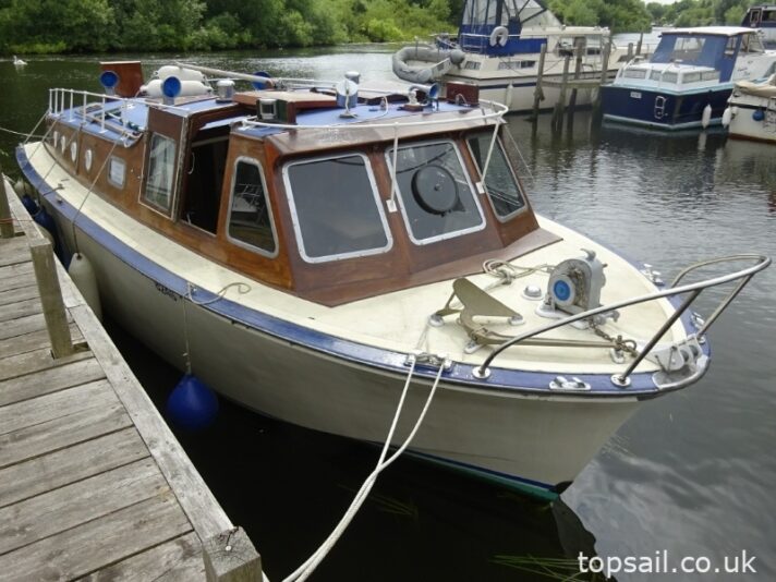 1958 Halmatic 30 Classic Gentleman’s Cabin Cruiser