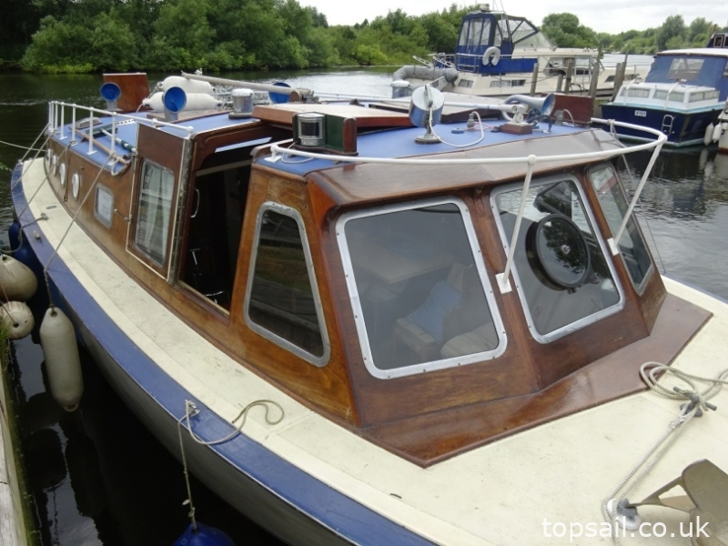 1958 Halmatic 30 Classic Gentleman’s Cabin Cruiser
