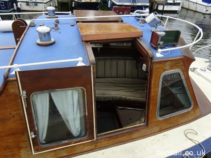 1958 Halmatic 30 Classic Gentleman’s Cabin Cruiser