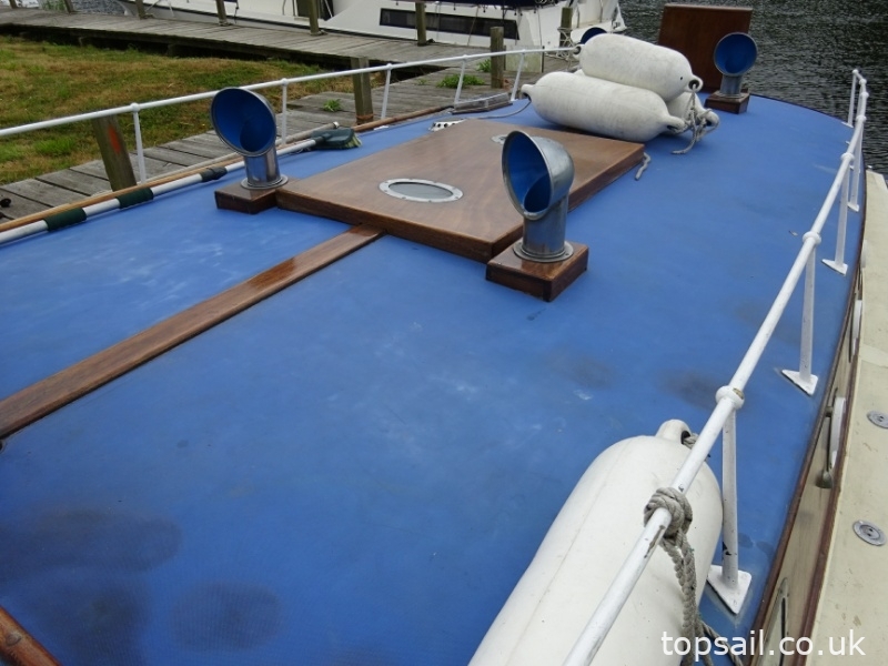 1958 Halmatic 30 Classic Gentleman’s Cabin Cruiser