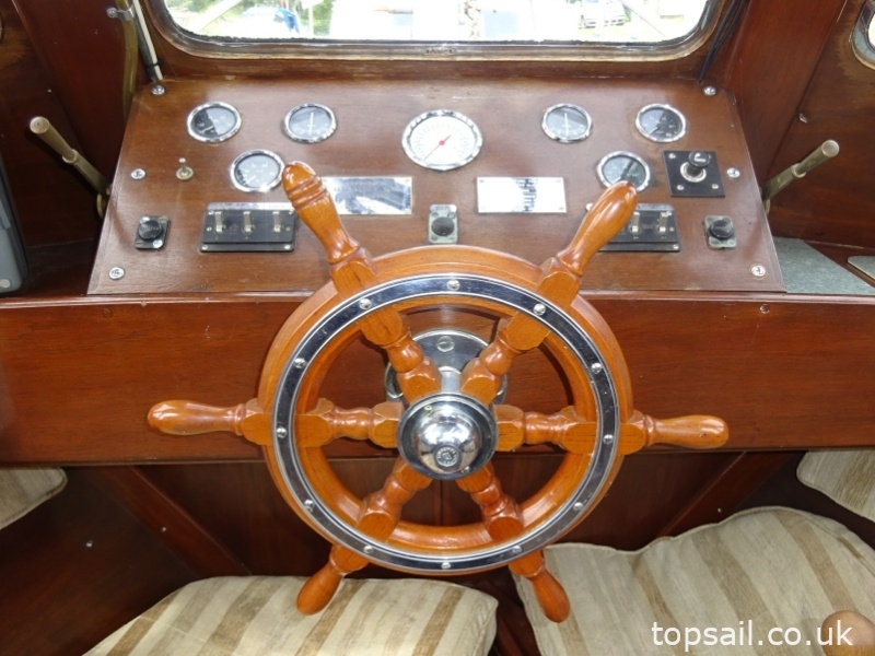 1958 Halmatic 30 Classic Gentleman’s Cabin Cruiser