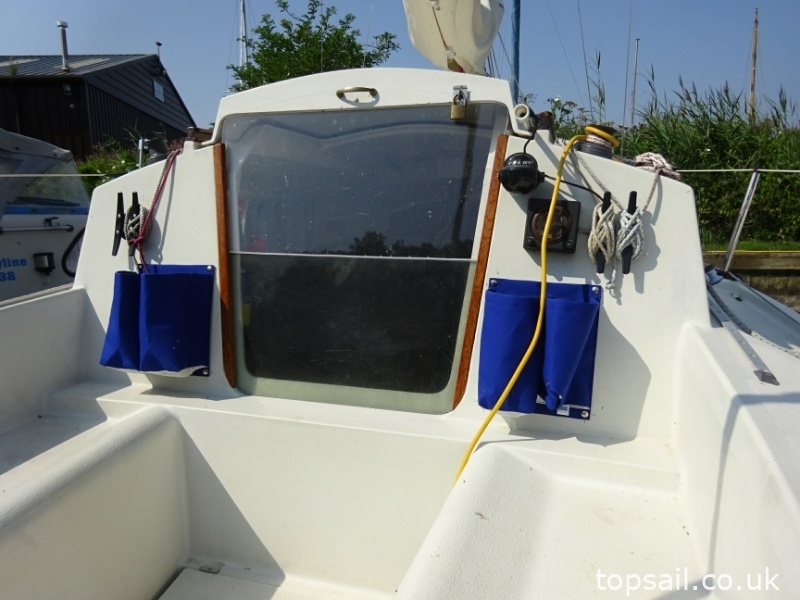1988 Pegasus 700 (Shallow Fin Keel)